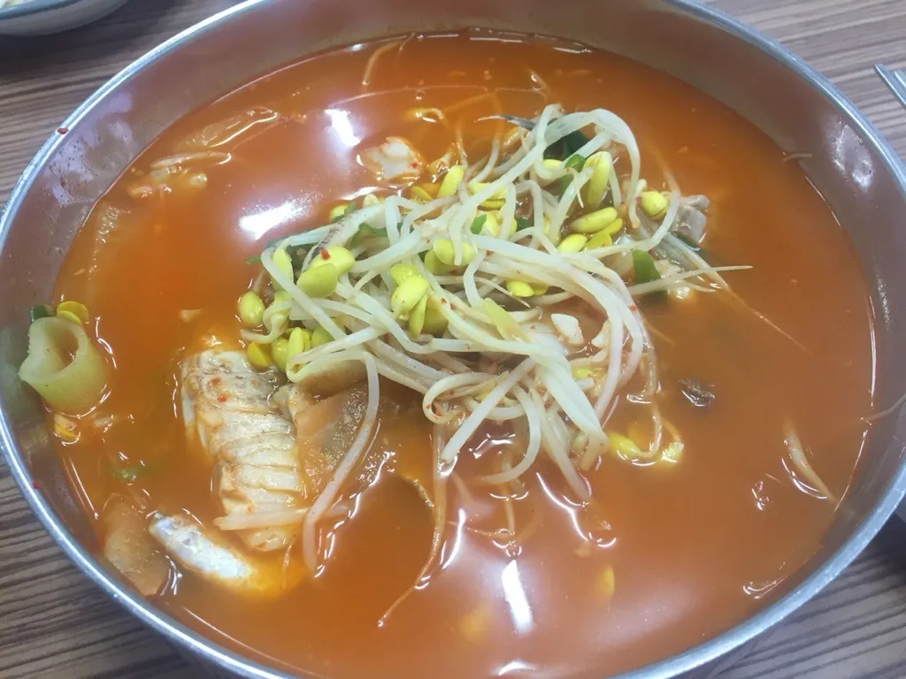 한식-해산물요리-강원-삼척시-만남의식당