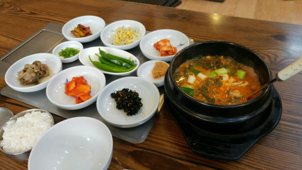 Plato coreano de marisco Munjane anguila entera de Yeosu, Jeollanam-do