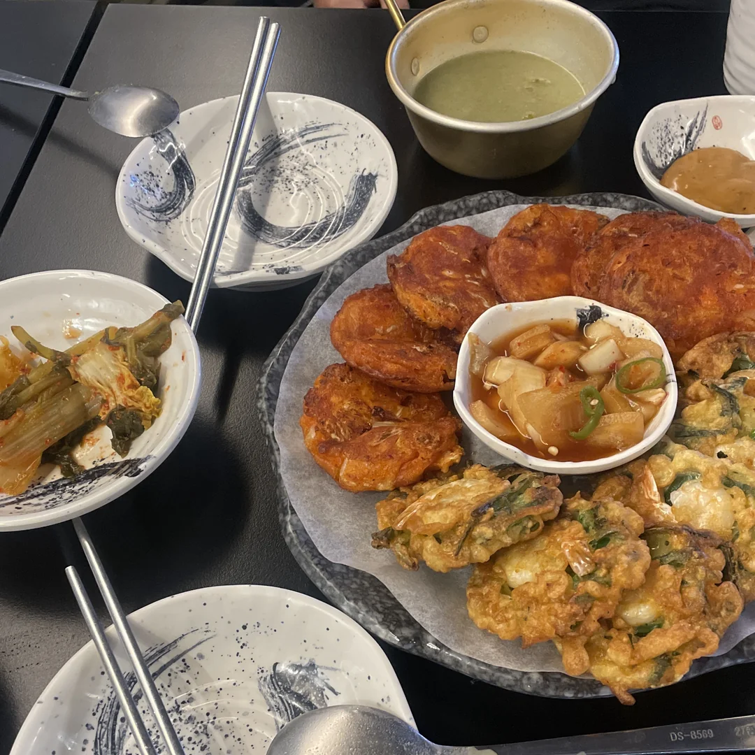 apgujeon(압구전) - Korean Cuisine Jeon, Bindaetteok (Korean Pancakes), Gangnam-gu Seoul